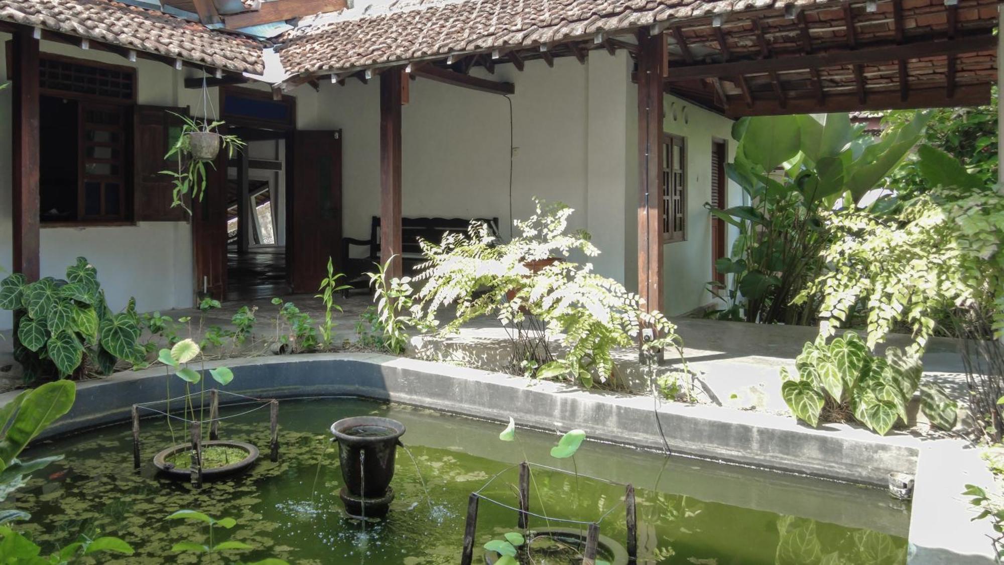 Ohmmstay - Rumah Pendopo Tanjungtirto Eksteriør billede